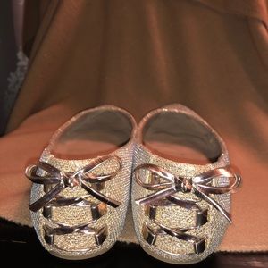 Mix No. 6 Shoes - Adorable gold flats! Mix No. 6 Shoes - Adorable gold flats!